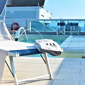 https://hotel-villa-mare.riccione-hotels.org